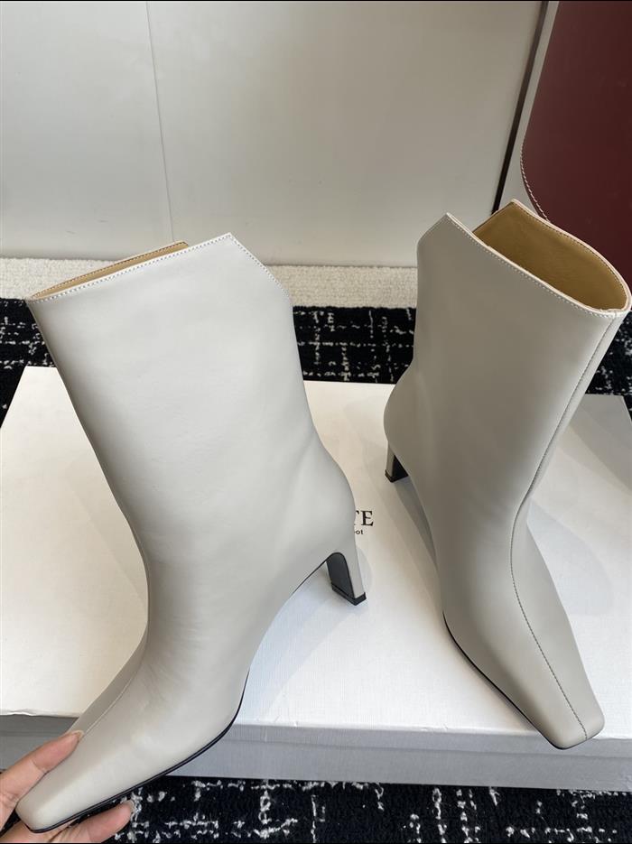 20251128174410581 390